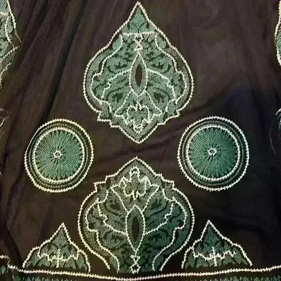 Embroidered boho peasant A-Line green and black gathered waistline size 8 skirt. - Picture 3 of 13